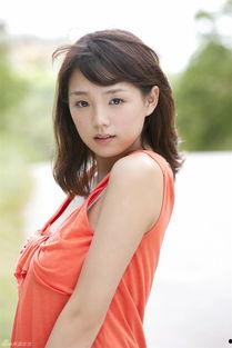 日本宅男女神筱崎爱,性感女神的璀璨星途