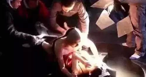 李时珍吻戏床戏,医术与情缘的交织